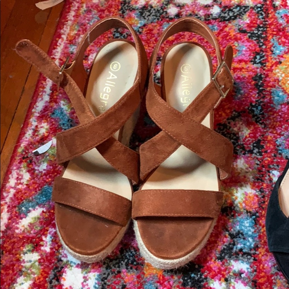 Tan sandal wedges